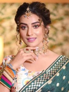 नवत्रात्रि के लिए अक्षरा सिंह के सबसे ग्लैमरस लुक