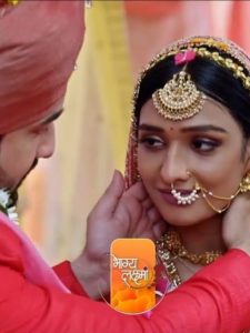 Bhagya Lakshmi; लक्ष्मी की जान की दुश्मन बनी मलिष्का, गुंडों ने तानी बंदूक़