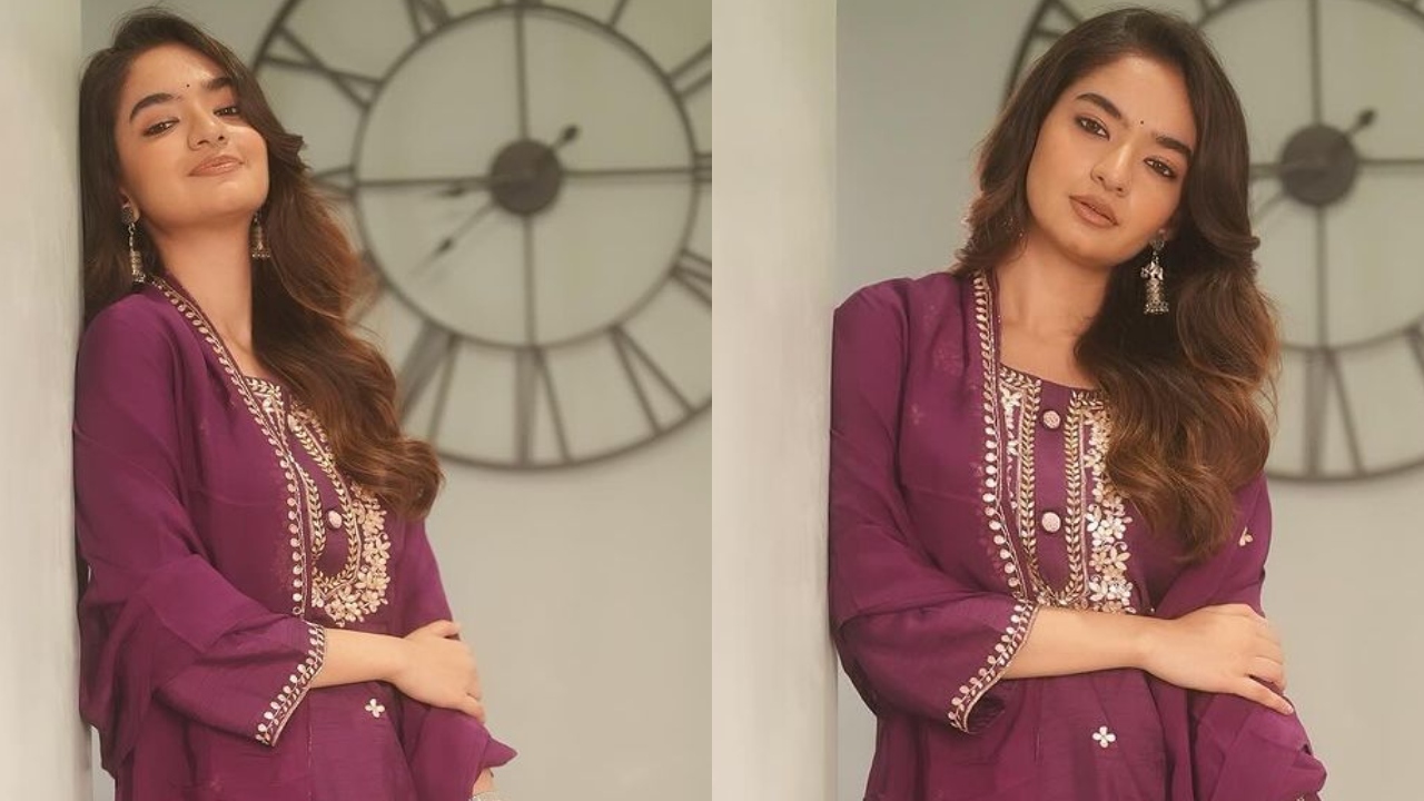 बदन पर पर्पल सूट सजाकर इंटरनेट पर जाम लगा रही है अनुष्का सेन, खूबसूरती की दीवानी हुई जनता