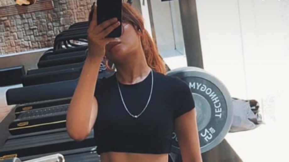 बिग बॉस गर्ल माहिरा शर्मा का फिटनेस गेम है सबसे बवाल, कमसिन बदन को देखकर फैंस हुए दीवाने