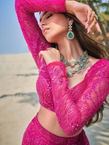 तारा सूतारिया के ये हैवी नेकलेस आपके लुक में लगाएंगे चार चांद!