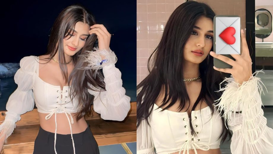 सफेद क्रॉप टॉप और जोगर्स पैंट में पायल गेमिंग ने चलाया हुस्न का तीर