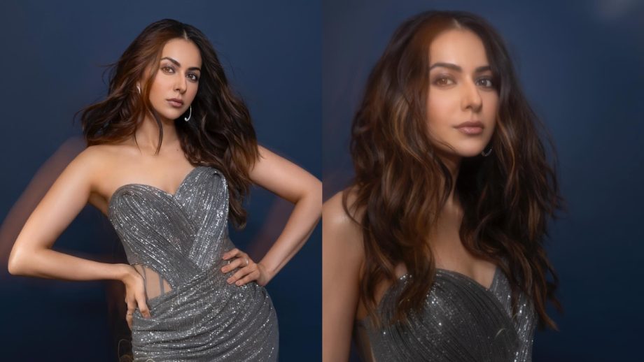 सिल्वर शिमरी ड्रेस में रकुल प्रीत सिंह ने मचाई खलबली, देखे हसीन अदाएं