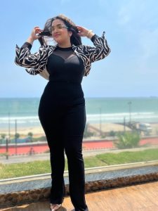 आम्रपाली दुबे के अद्भुत वेस्टर्न लुक!