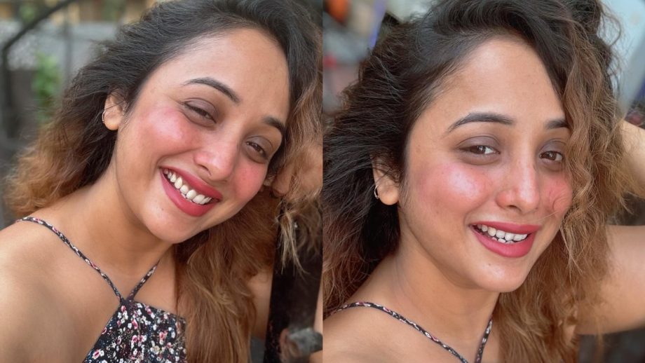 रानी चटर्जी की कुदरती खूबसूरती ने लूटी महफिल, फैंस हुए दीवानें