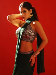 20 वर्षीय ईशा मालवीय की गजब की खूबसूरती!