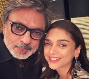 हीरामंडी की आने वाली हीरोइनों ने संजय लीला भंसाली को इस तरह दी जन्मदिन की बधाई! 42183