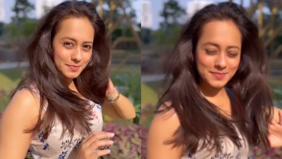 विटामिन डी लेते हुए कृतिका देसाई ने दिखाया ग्लैमर जादू, देखे सबूत