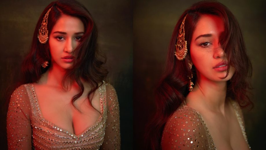 घरारा ड्रेस पहनकर दिशा पाटनी ने दिखाया अपना हुस्न, खूबसूरती देख फैंस हुए बेकाबू