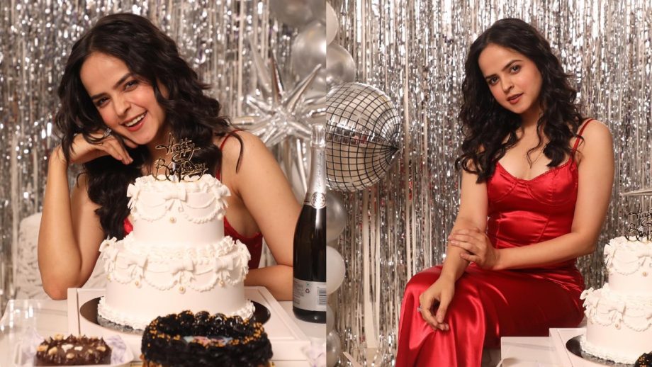 तारक-अंजलि के साथ सोनू उर्फ पलक सिंधवानी ने मनाया अपना 26 वां बर्थडे, पार्टी में नहीं दिखीं टप्पू सेना तारक-अंजलि के साथ सोनू उर्फ पलक सिंधवानी ने मनाया अपना 26 वां बर्थडे, पार्टी में नहीं दिखीं टप्पू सेना