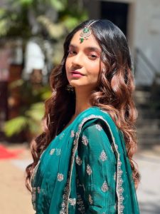 शरारा ड्रेस पहनकर अनुष्का सेन ने लगाया हुस्न का तड़का!