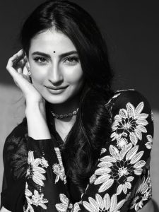 पलक तिवारी का रेट्रो लुक देख यूजर्स के सर चढ़ी दीवानगी