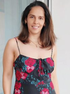 फ्लोरल मिड-ड्रेस पहनकर साइना नेहवाल ने यूजर्स पर ढाया सितम