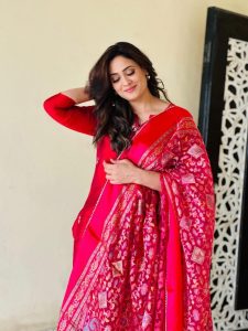 सिंपल सलवार सूट में ‘दिल ले गई‘ श्वेता तिवारी