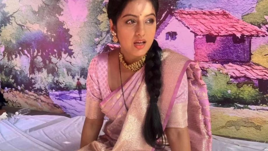 शूटिंग के दौरान घायल हुई मंगल लक्ष्मी अभिनेत्री दीपिका सिंह, आंख में जमा खून का थक्का शूटिंग के दौरान घायल हुई मंगल लक्ष्मी अभिनेत्री दीपिका सिंह, आंख में जमा खून का थक्का