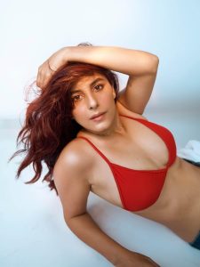 Isha Talwar: Mirzapur की ‘माधुरी भाभी’ के किलर लुक्स देख यूजर्स हुए मदहोश