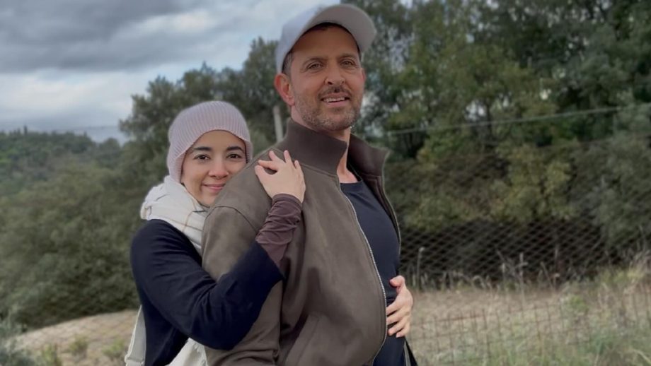 रितिक रोशन सबा आज़ाद के प्यार में पागल हैं और उन्हें जन्मदिन की बधाई देते हुए कहते हैं, ‘हैप्पी बर्थडे सा’