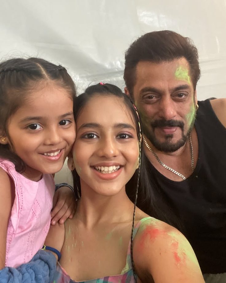 ईद पर रिलीज के लिए तैयार, 'सिकंदर' की शूटिंग अभी भी चल रही है; सेट पर मनाई गई होली 56371