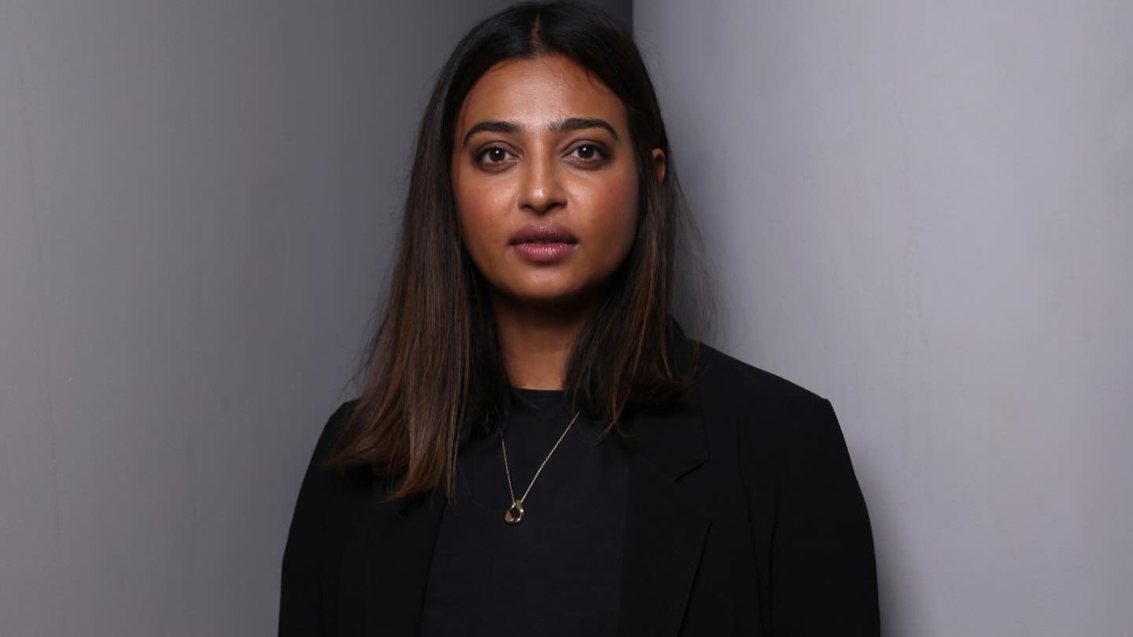 मुंबई लौटीं राधिका आप्टे, पहली बार दिखाई बेटी की झलक