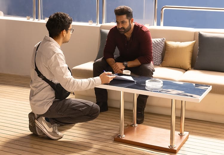 अयान मुखर्जी की 'वॉर 2': जूनियर एनटीआर, ऋतिक और कियारा के साथ स्पाई-वर्स की अगली ब्लॉकबस्टर तैयार है! 57603