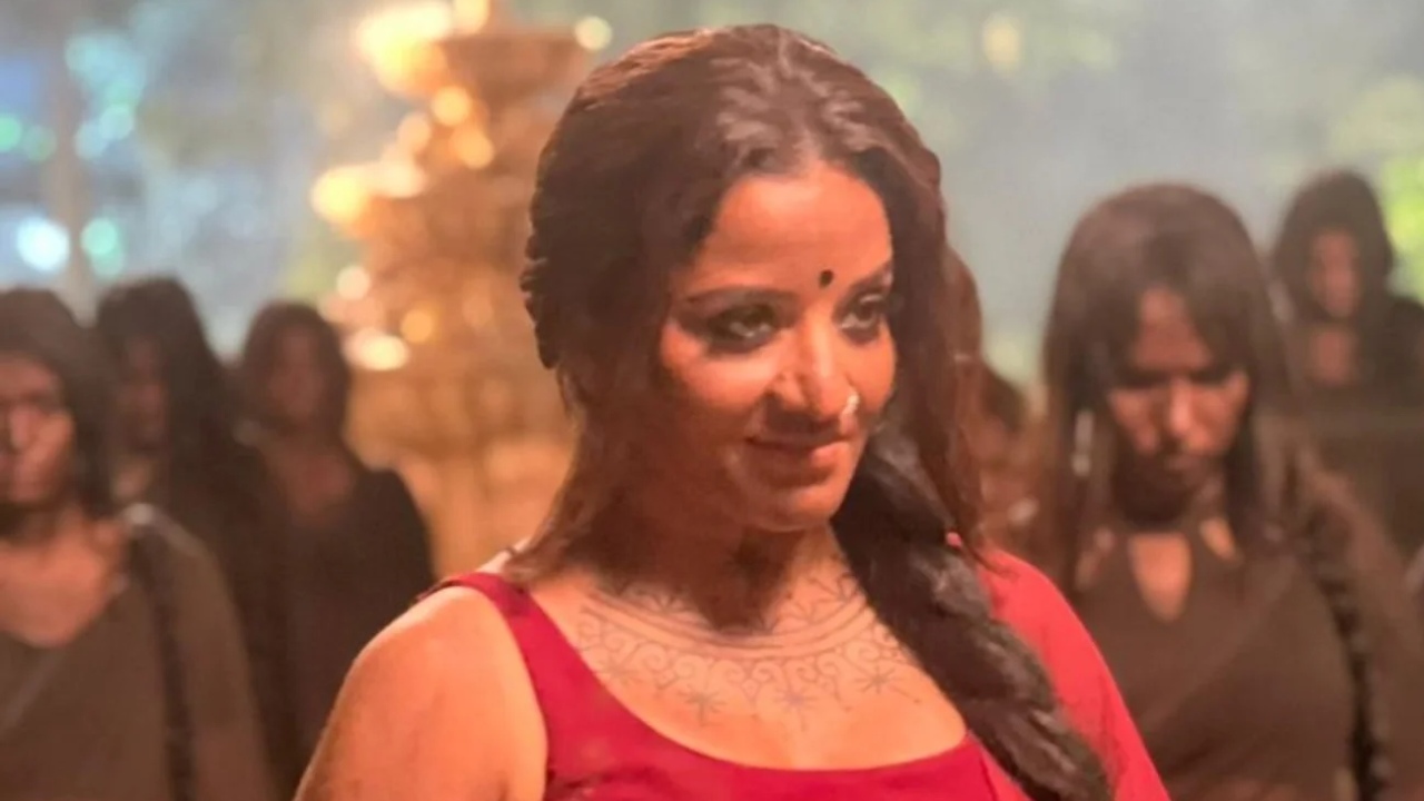 स्टार प्लस के शो ‘जादू तेरी नज़र’ में मोनालिसा की तूफानी एंट्री, बोलीं- इस बार बड़ा धमाका होगा!