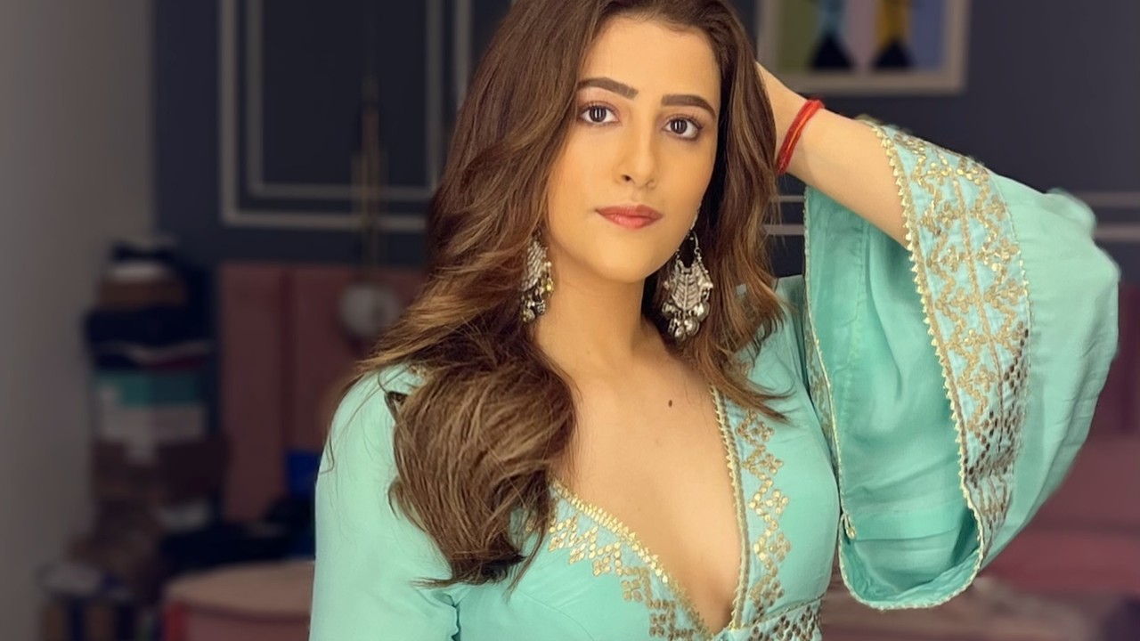 नूपुर सेनन ने ‘मटेरियलिस्ट्स’ देखने के लिए पूरा थिएटर बुक किया, मजेदार वीडियो शेयर किया