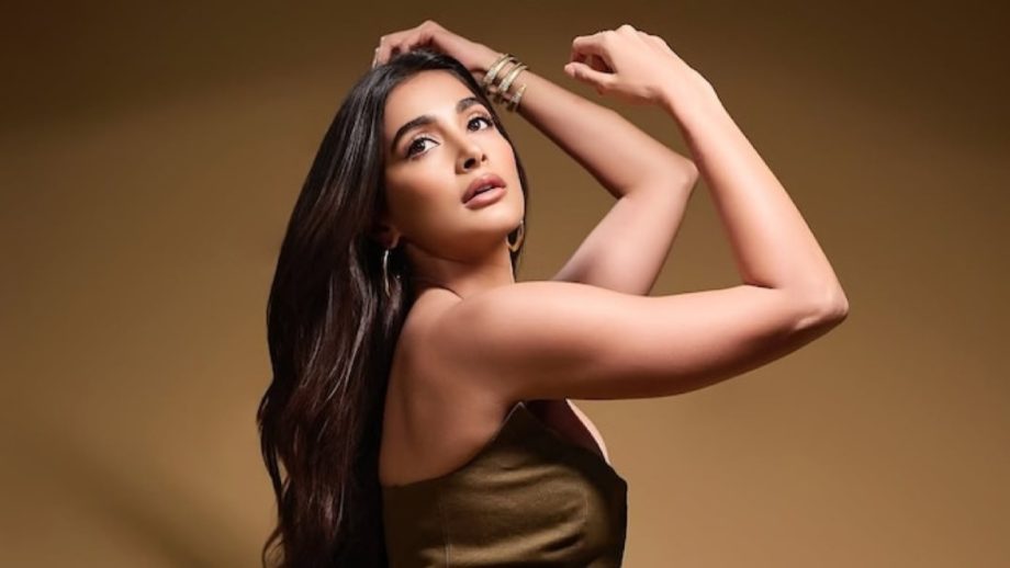 ‘है जवानी तो इश्क होना है’ के स्कॉटलैंड शेड्यूल के बाद पूजा हेगड़े मस्ती के मूड में नजर आईं