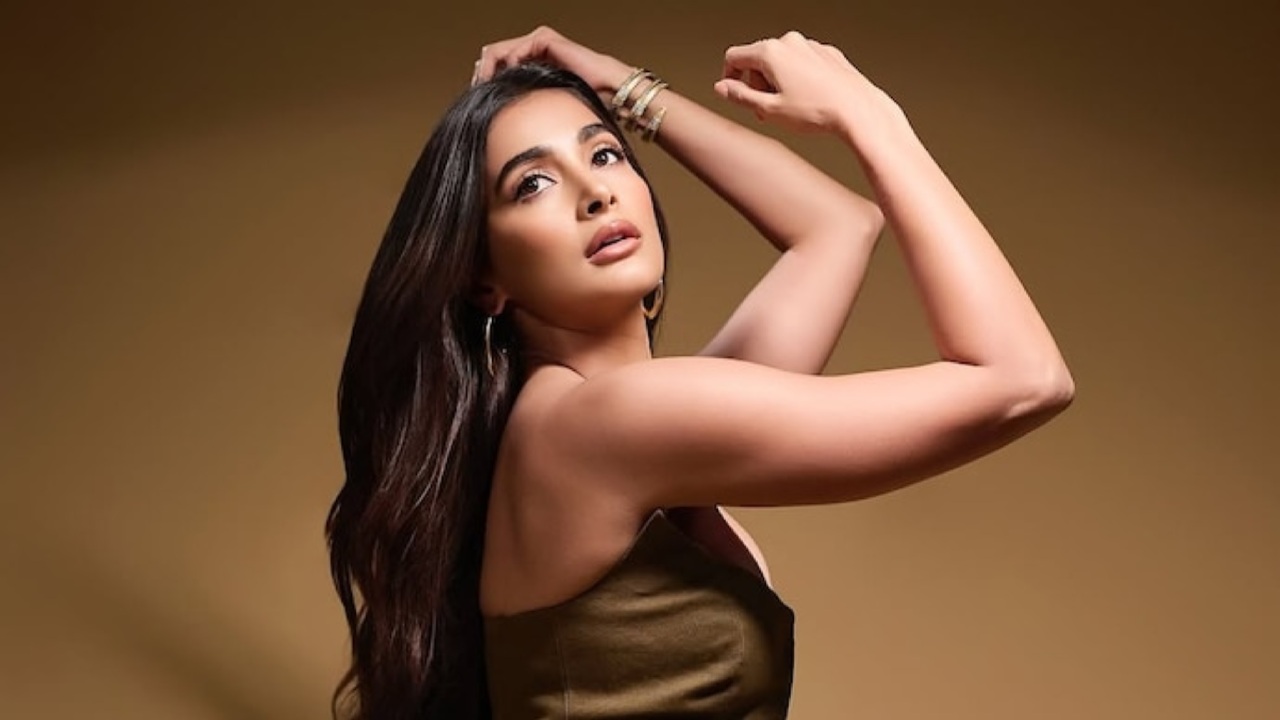 ‘है जवानी तो इश्क होना है’ के स्कॉटलैंड शेड्यूल के बाद पूजा हेगड़े मस्ती के मूड में नजर आईं