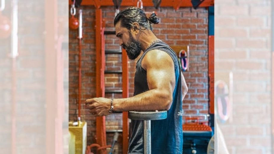 नया शूटिंग शेड्यूल शुरू होते ही राम चरण ने पेड्डी के लिए गहन तैयारी शुरू कर दी नया शूटिंग शेड्यूल शुरू होते ही राम चरण ने पेड्डी के लिए गहन तैयारी शुरू कर दी