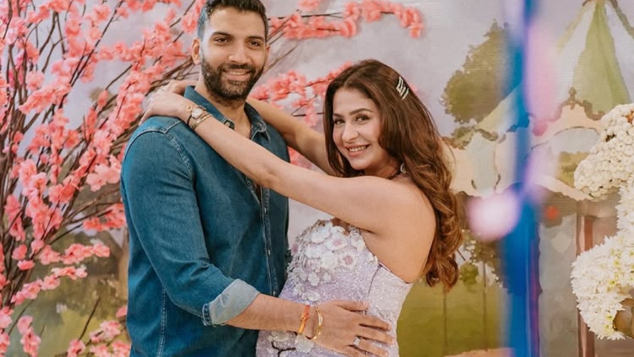 माँ बनने जा रही मालविका राज ने साझा की स्वप्निल गोद भराई की तस्वीरें!