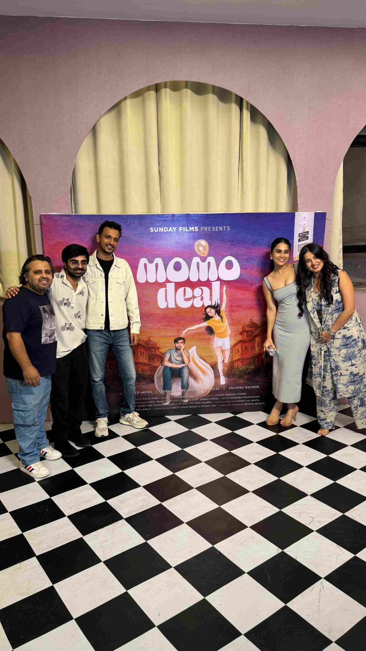 बोमन ईरानी ने रॉयल स्टैग की लघु फिल्म 'मोमो डील' के रूप में लेखक पलक शाह का दिल जीत लिया 59157