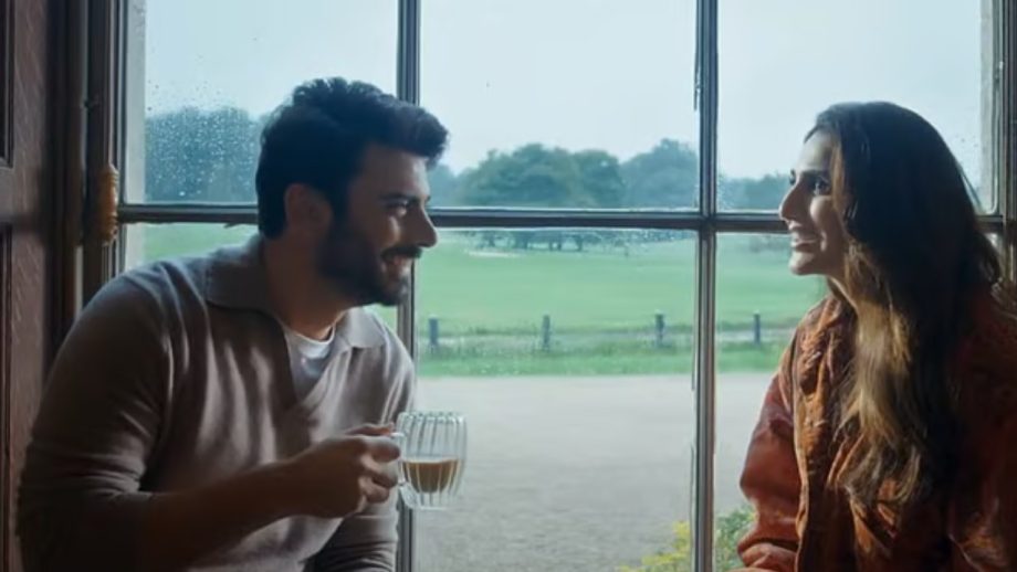 फवाद खान और वाणी कपूर की फिल्म अबीर गुलाल की धूम मची है, लेकिन भारत में अभी तक रिलीज नहीं हुई है