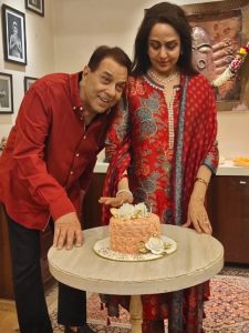 धर्मेंद्र के गुज़रने के कुछ दिनों बाद हेमा मालिनी ने दिल से लिखा नोट: "मेरा पर्सनल नुकसान बयान नहीं किया जा सकता" 60995