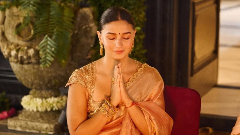 आलिया भट्ट ने पारिवारिक पलों से भरी नवंबर की दिल छू लेने वाली फोटो डंप साझा की