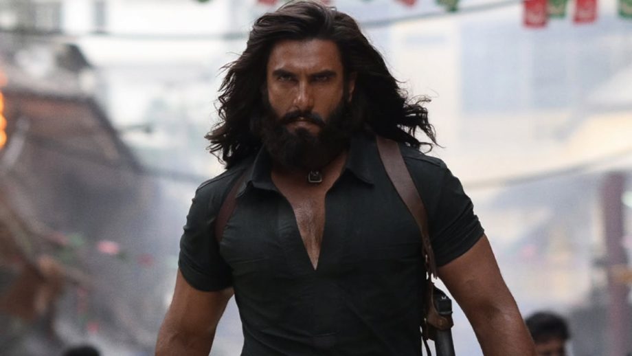 रणवीर सिंह की धुरंधर आज से नेटफ्लिक्स पर स्ट्रीम हो रही है, आदित्य धर ने इसे “एक नया अध्याय…” कहा