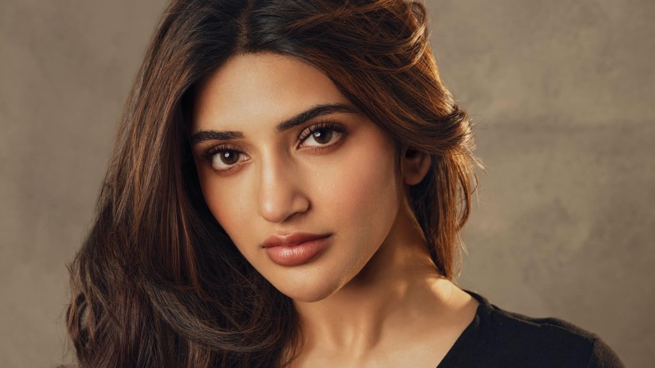 श्रीलीला अब आधिकारिक तौर पर एक डॉक्टर हैं - अभिनेत्री ने फलते-फूलते फिल्मी करियर के बीच मेडिकल की डिग्री पूरी की