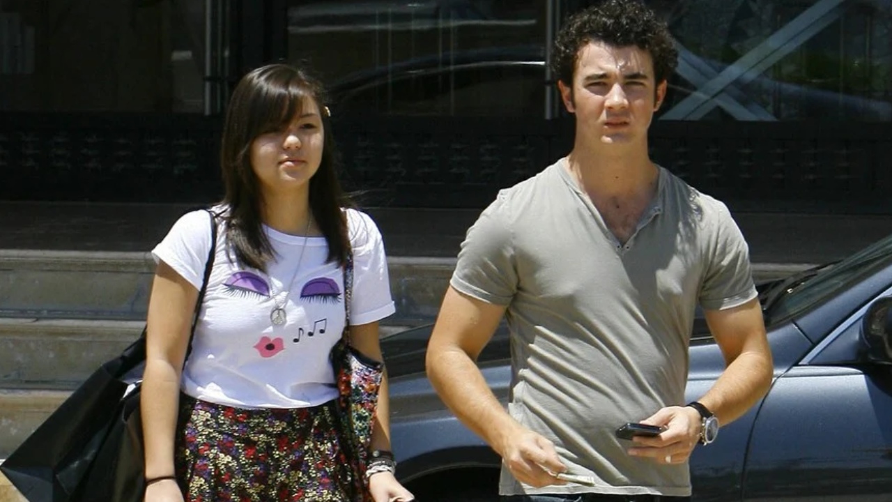 निक जोनास ने बचपन की दोस्त माया किबेल के निधन पर दुख जताया, जो विल्सन की बीमारी से जूझ रही थीं