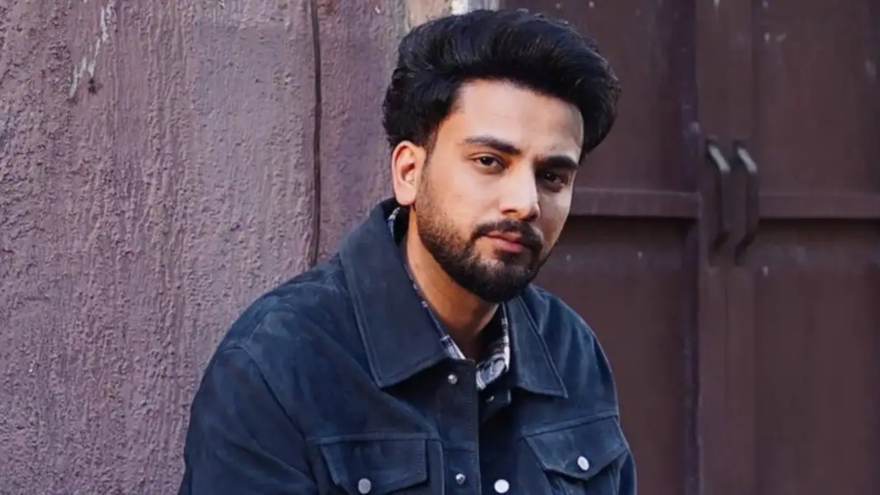 सुप्रीम कोर्ट ने सांप के जहर मामले में यूट्यूबर एल्विश यादव के खिलाफ एफआईआर रद्द कर दी