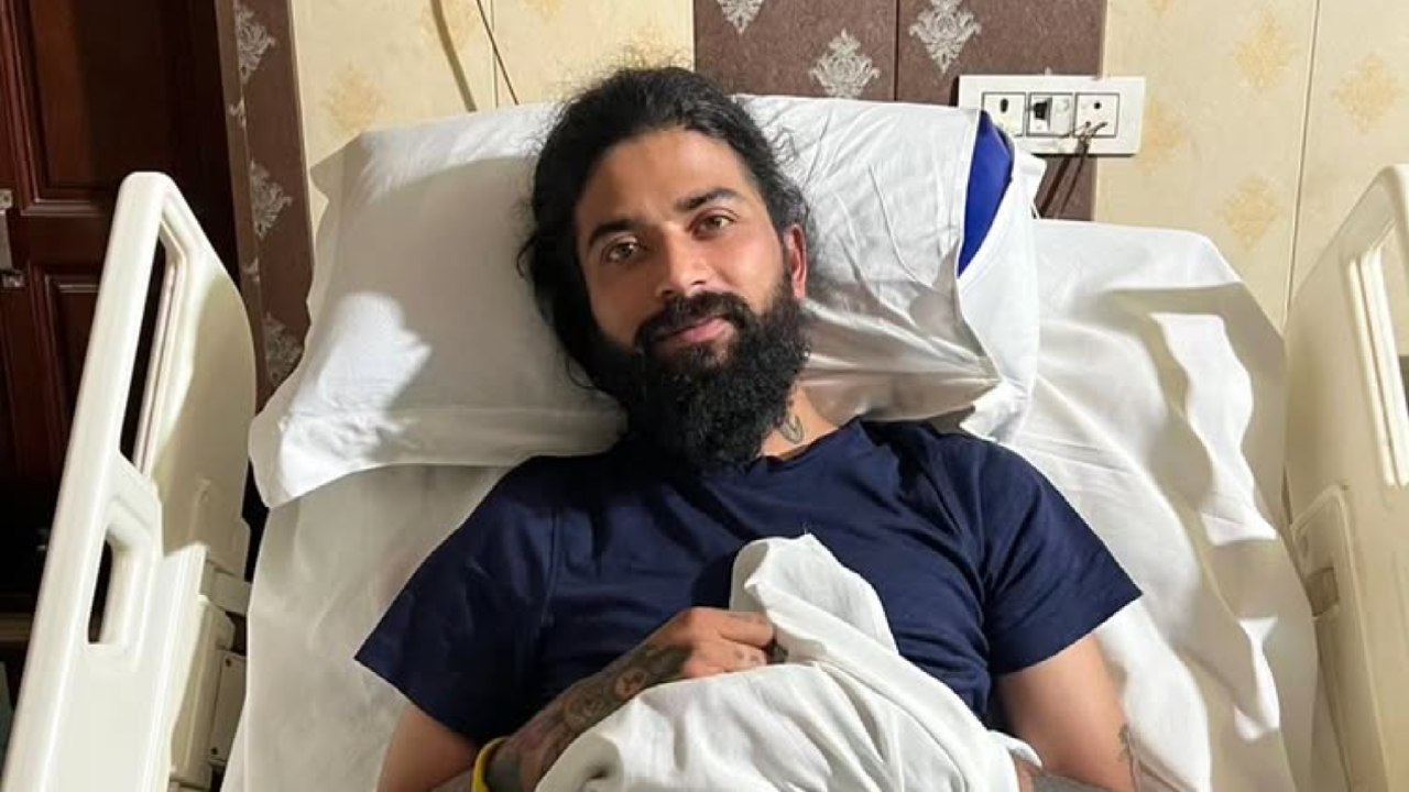 अनुराग डोभाल उर्फ ​​यूकेओ7 राइडर ने स्वास्थ्य अपडेट साझा किया, डरावने सिले हुए घावों और निशानों का खुलासा किया