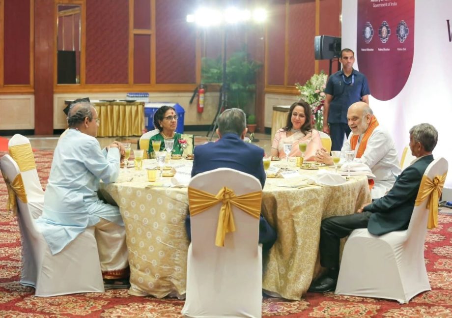 हेमा मालिनी ने कहा, 'मुझे अपने पति धर्मेंद्र जी की ओर से पद्म विभूषण प्राप्त करते समय उनकी उपस्थिति महसूस हुई' 63721