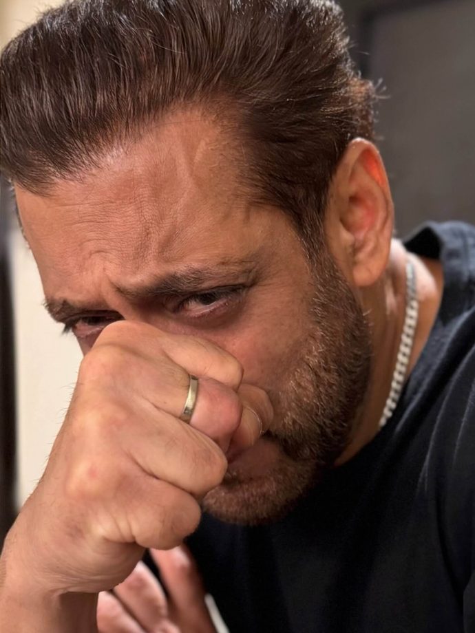 करीबी दोस्त सुशील कुमार के निधन पर भावुक हुए सलमान खान; उनका कच्चा नोट प्रशंसकों को झकझोर कर रख देता है 63418