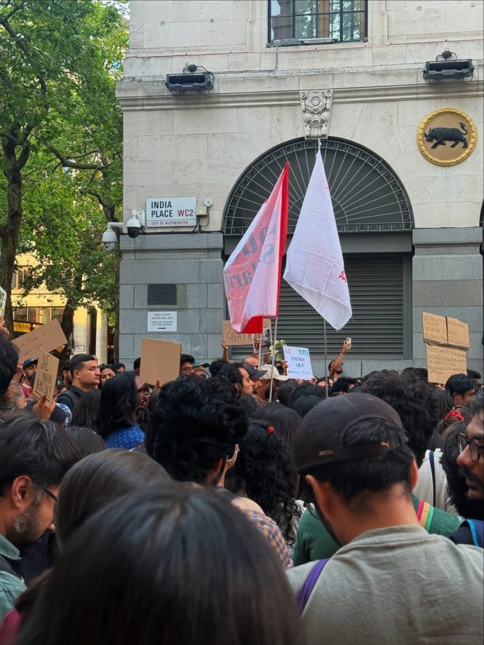 साहिबा बाली ने अर्जुन कपूर के साथ डेटिंग की अफ़वाहों पर चुप्पी तोड़ी, लंदन में CJP प्रोटेस्ट पर ध्यान देने को कहा 64539