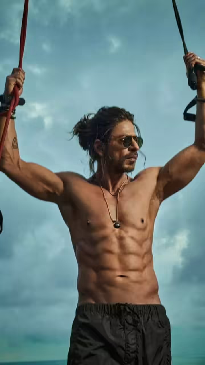 पठान में शाहरुख खान, धुरंधर में रणवीर सिंह, आवारापन 2 में इमरान हाशमी: 5 अभिनेता जिनके लंबे बालों वाला लुक तुरंत प्रशंसकों का पसंदीदा बन गया 64780