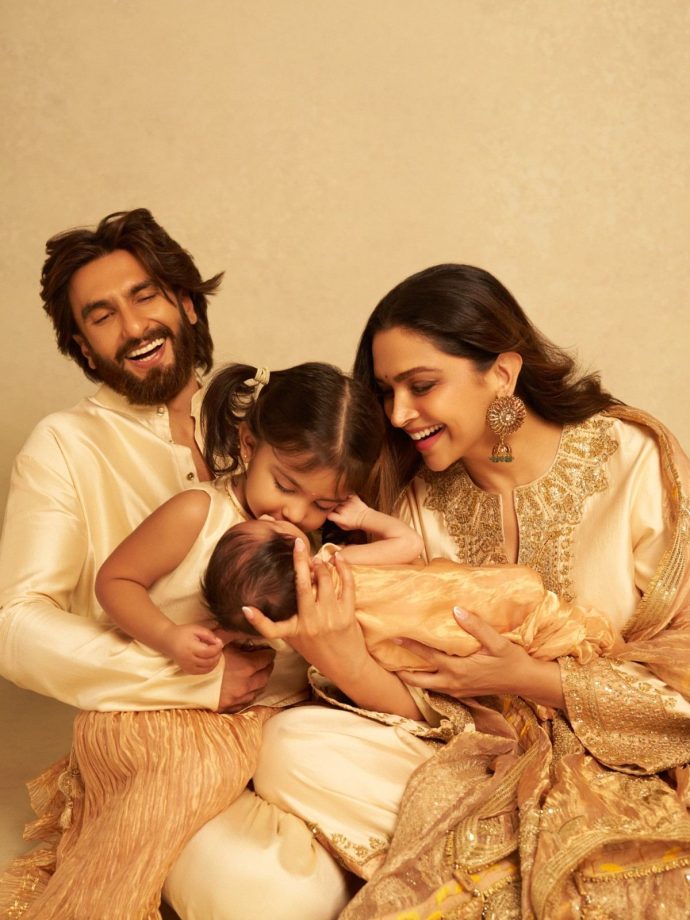 दीपिका पादुकोण और रणवीर सिंह ने शुभ दशहरा के मौके पर अपनी दूसरी बेटी का नाम 'देवी' रखा है। 65698