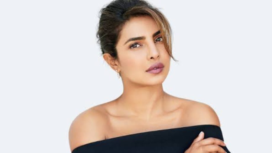 प्रियंका चोपड़ा जोनास ने फिल्म निर्माता अभिषेक चौबे को ₹6 करोड़ में दो लोखंडवाला अपार्टमेंट बेचे